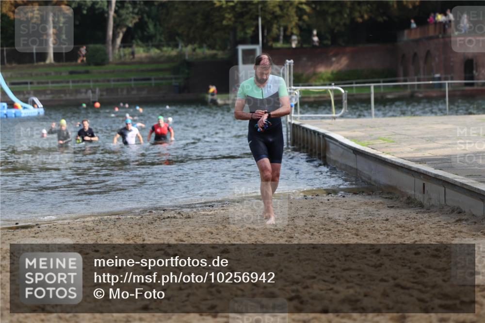13.09.2026 - Stadtparktriathlon Mo-Foto http://msf.ph/oto/10256942 13.09.2026 10:52:58 Schwimmen 606, 614 meine-sportfotos.de