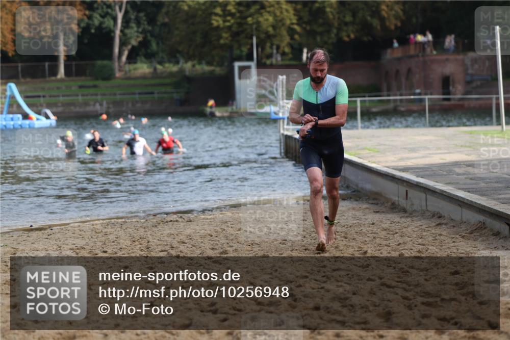 13.09.2026 - Stadtparktriathlon Mo-Foto http://msf.ph/oto/10256948 13.09.2026 10:52:59 Schwimmen 606, 614 meine-sportfotos.de