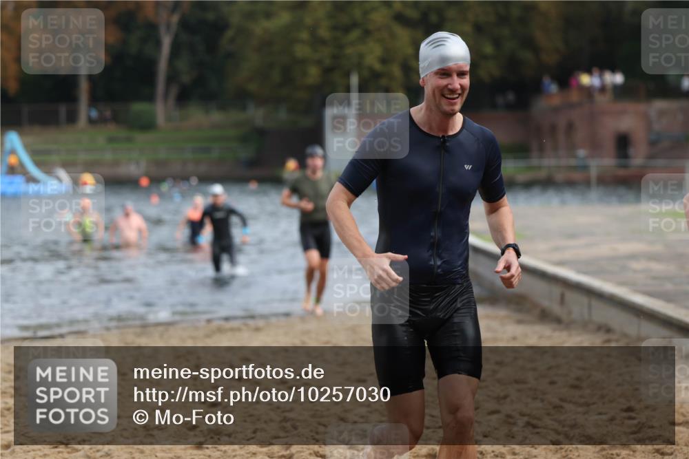 13.09.2026 - Stadtparktriathlon Mo-Foto http://msf.ph/oto/10257030 13.09.2026 10:53:40 Schwimmen 593, 616, 625, 706 meine-sportfotos.de