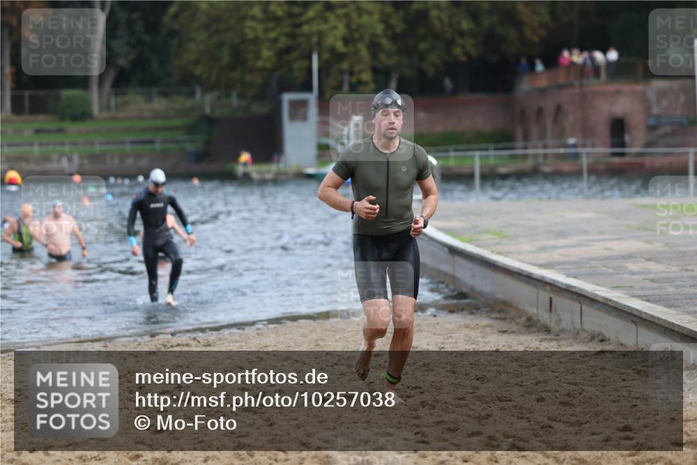 13.09.2026 - Stadtparktriathlon Mo-Foto http://msf.ph/oto/10257038 13.09.2026 10:53:43 Schwimmen 593, 616, 625, 706 meine-sportfotos.de
