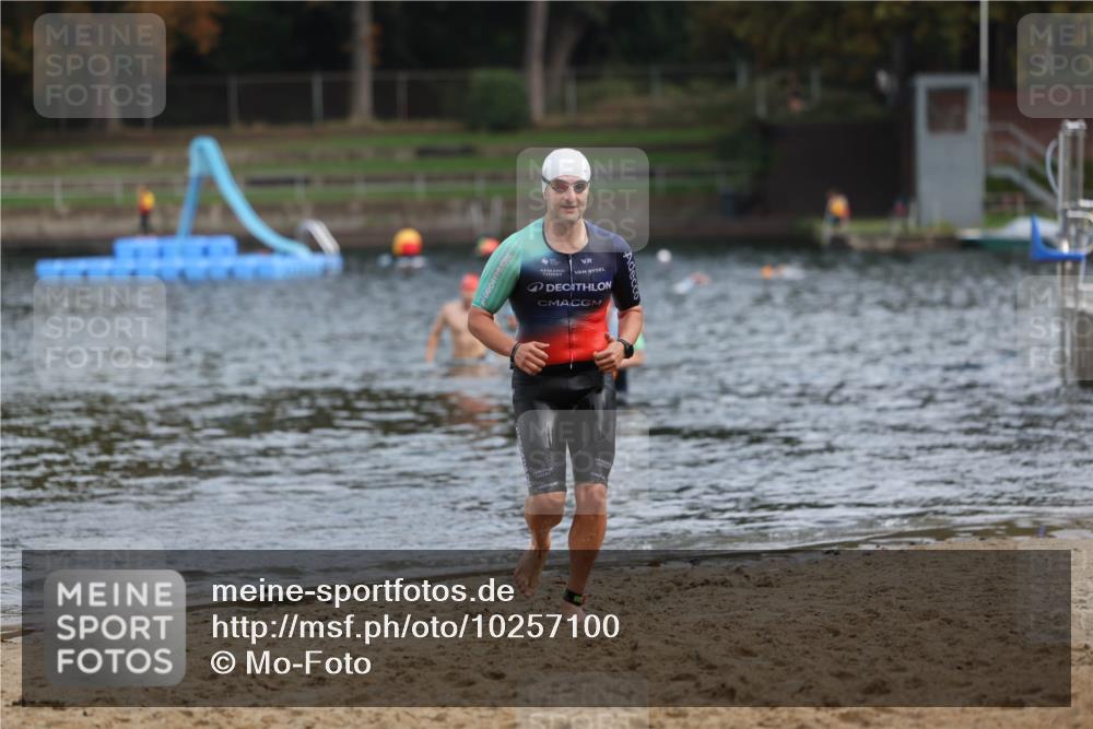 13.09.2026 - Stadtparktriathlon Mo-Foto http://msf.ph/oto/10257100 13.09.2026 10:54:12 Schwimmen 589, 592 meine-sportfotos.de