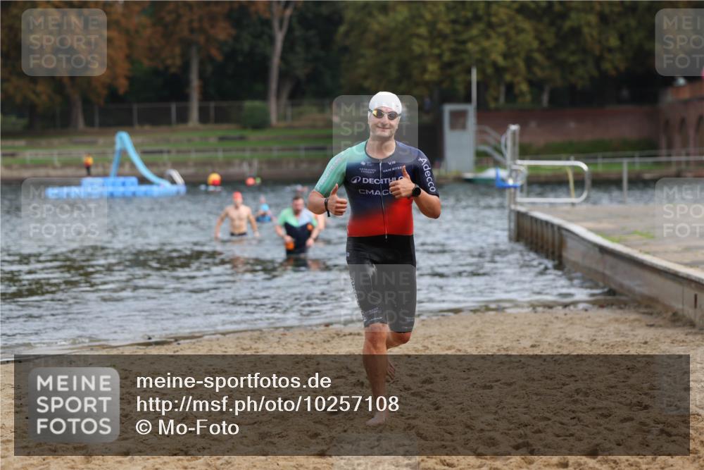 13.09.2026 - Stadtparktriathlon Mo-Foto http://msf.ph/oto/10257108 13.09.2026 10:54:14 Schwimmen 589, 592 meine-sportfotos.de