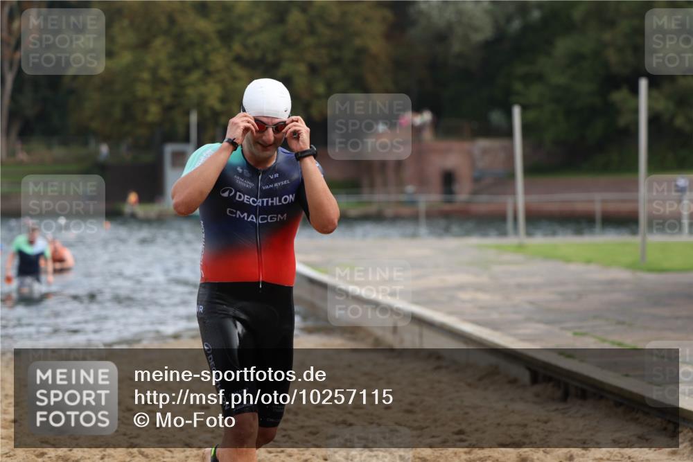 13.09.2026 - Stadtparktriathlon Mo-Foto http://msf.ph/oto/10257115 13.09.2026 10:54:15 Schwimmen 589, 592 meine-sportfotos.de