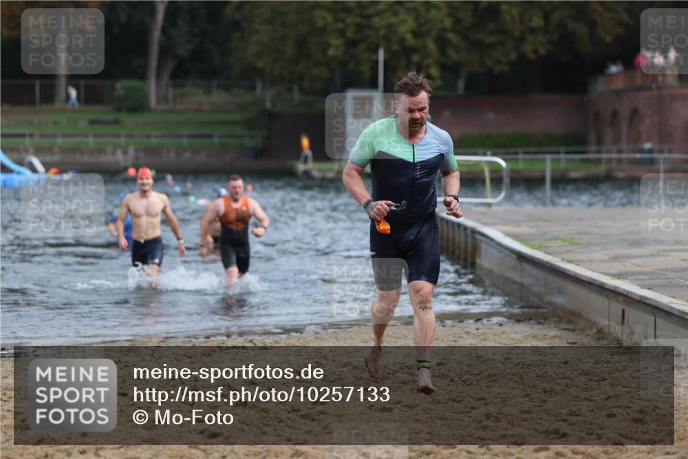 13.09.2026 - Stadtparktriathlon Mo-Foto http://msf.ph/oto/10257133 13.09.2026 10:54:25 Schwimmen 592, 663, 694 meine-sportfotos.de