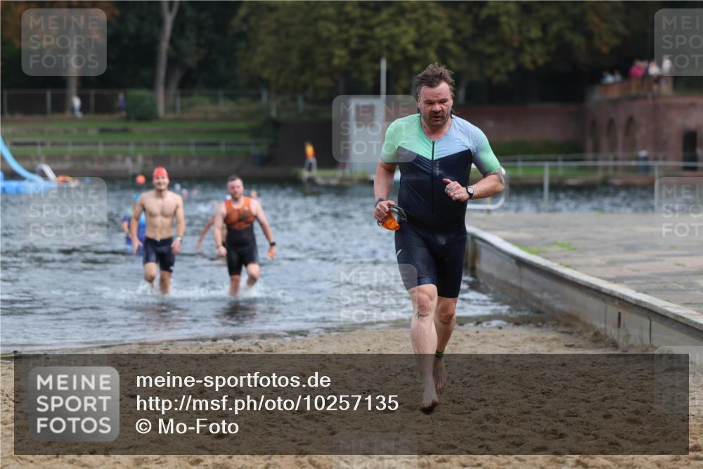 13.09.2026 - Stadtparktriathlon Mo-Foto http://msf.ph/oto/10257135 13.09.2026 10:54:26 Schwimmen 592, 663, 694 meine-sportfotos.de