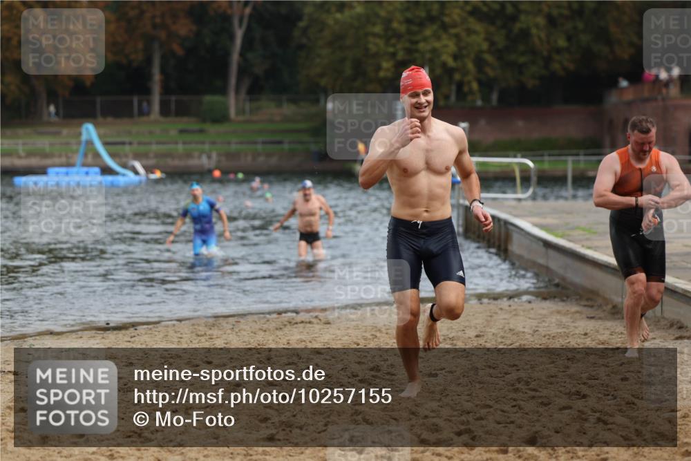 13.09.2026 - Stadtparktriathlon Mo-Foto http://msf.ph/oto/10257155 13.09.2026 10:54:32 Schwimmen 618, 663, 694, 703 meine-sportfotos.de