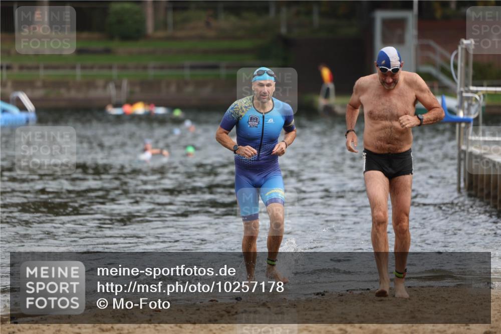 13.09.2026 - Stadtparktriathlon Mo-Foto http://msf.ph/oto/10257178 13.09.2026 10:54:39 Schwimmen 618, 703 meine-sportfotos.de