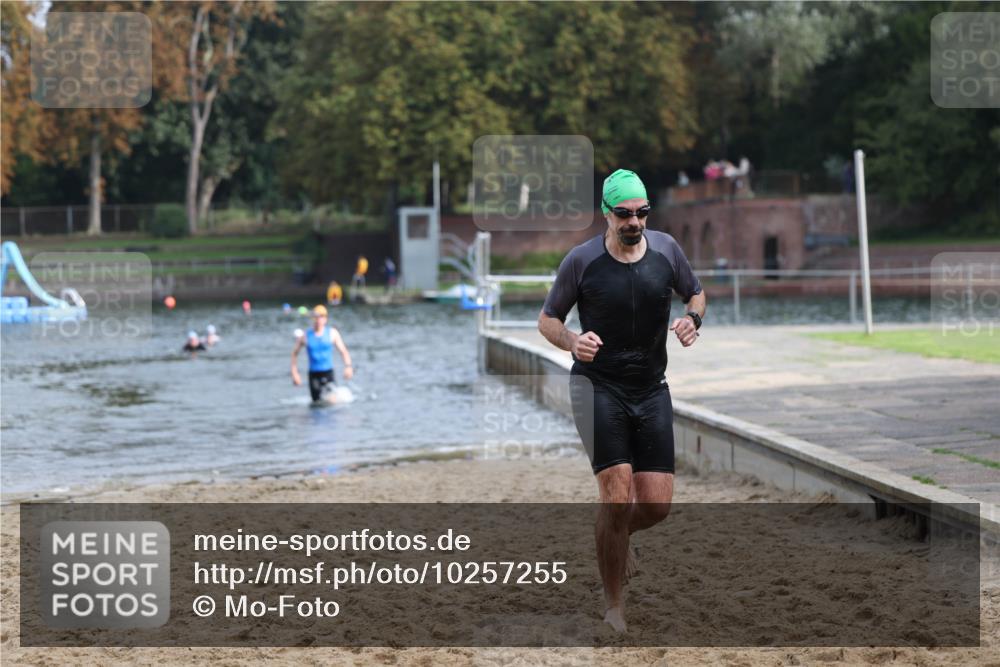 13.09.2026 - Stadtparktriathlon Mo-Foto http://msf.ph/oto/10257255 13.09.2026 10:55:20 Schwimmen 610, 637 meine-sportfotos.de