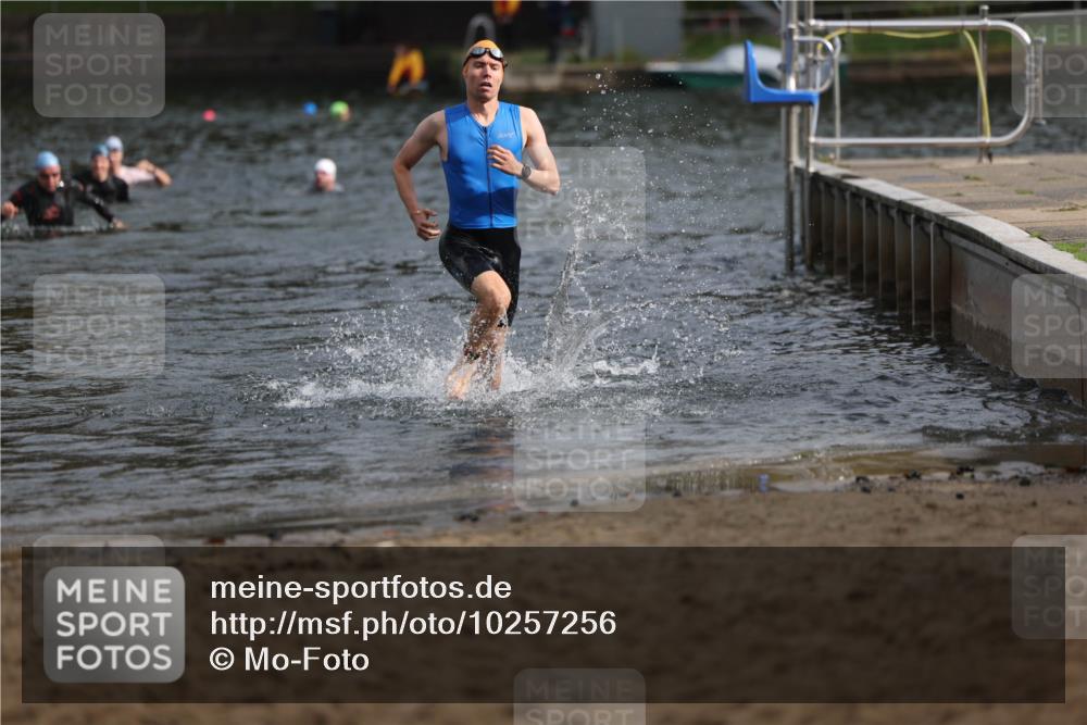 13.09.2026 - Stadtparktriathlon Mo-Foto http://msf.ph/oto/10257256 13.09.2026 10:55:23 Schwimmen 610, 637 meine-sportfotos.de