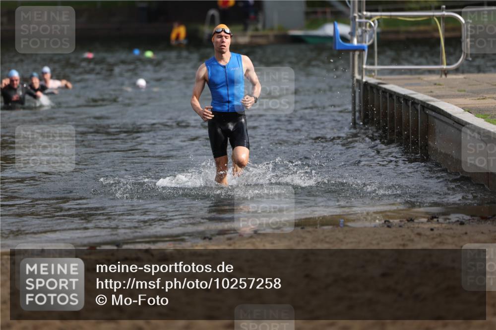 13.09.2026 - Stadtparktriathlon Mo-Foto http://msf.ph/oto/10257258 13.09.2026 10:55:23 Schwimmen 610, 637 meine-sportfotos.de