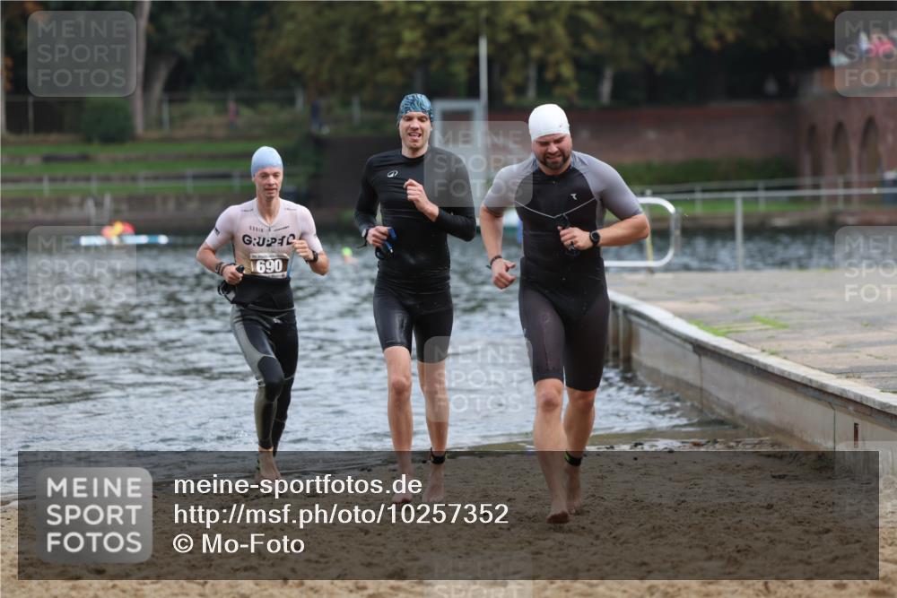 13.09.2026 - Stadtparktriathlon Mo-Foto http://msf.ph/oto/10257352 13.09.2026 10:55:56 Schwimmen 642, 657, 690 meine-sportfotos.de