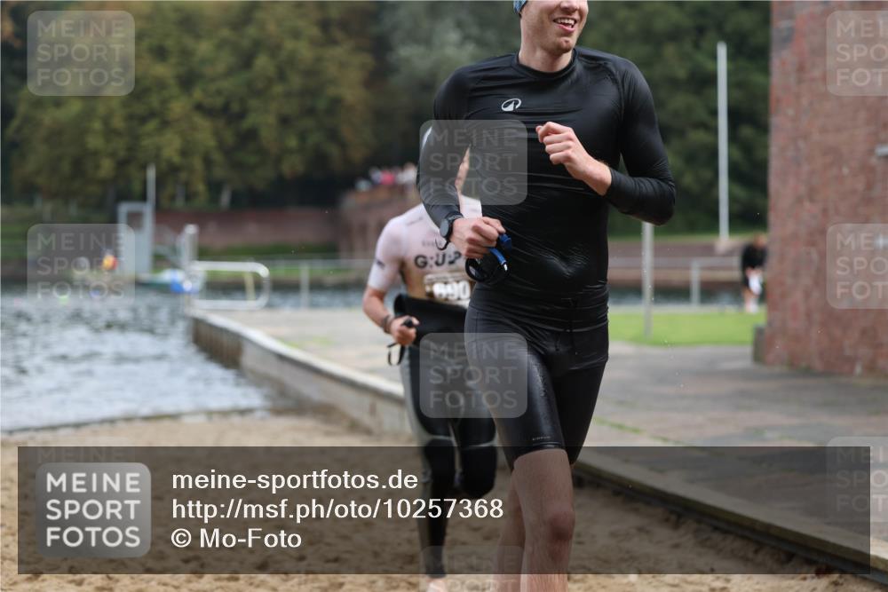 13.09.2026 - Stadtparktriathlon Mo-Foto http://msf.ph/oto/10257368 13.09.2026 10:56:00 Schwimmen 642, 657, 690 meine-sportfotos.de