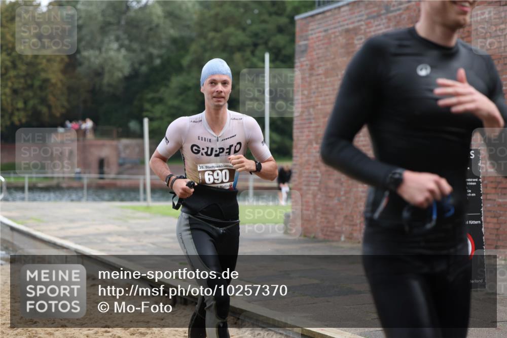 13.09.2026 - Stadtparktriathlon Mo-Foto http://msf.ph/oto/10257370 13.09.2026 10:56:01 Schwimmen 642, 657, 690 meine-sportfotos.de