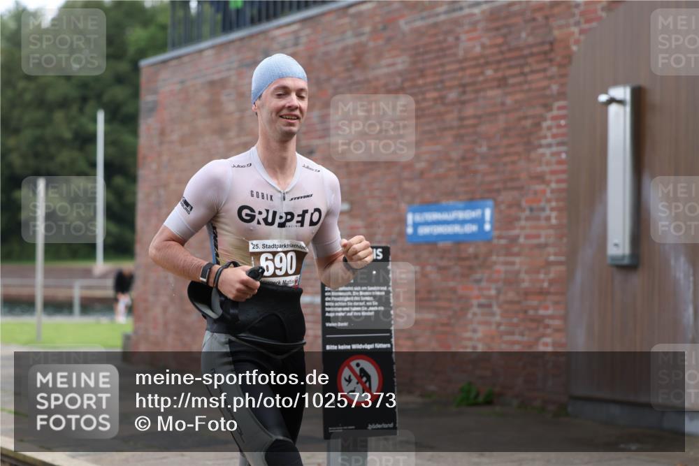 13.09.2026 - Stadtparktriathlon Mo-Foto http://msf.ph/oto/10257373 13.09.2026 10:56:01 Schwimmen 642, 657, 690 meine-sportfotos.de