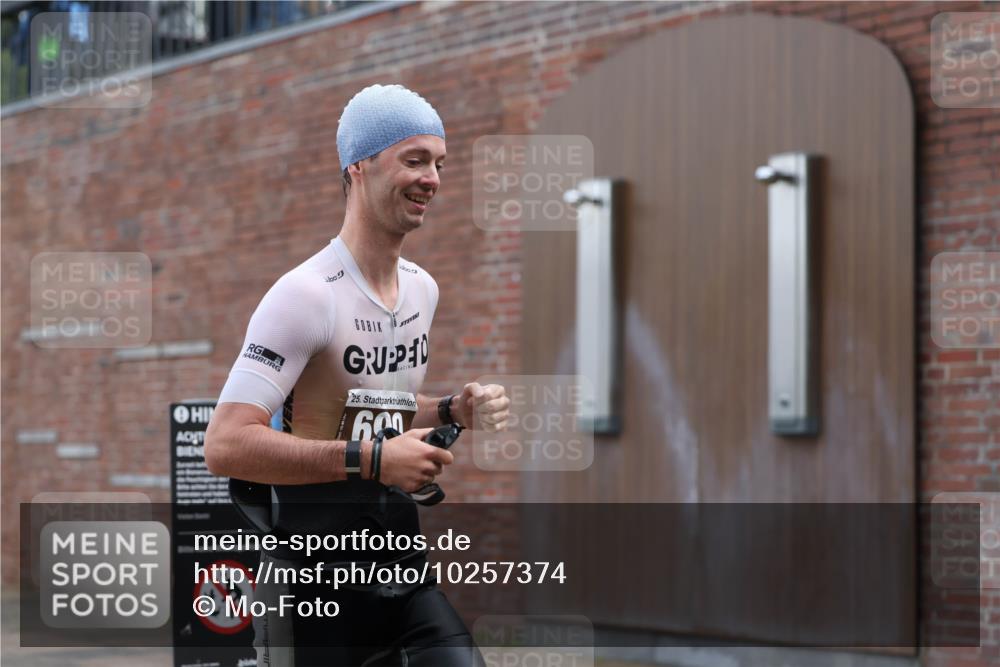 13.09.2026 - Stadtparktriathlon Mo-Foto http://msf.ph/oto/10257374 13.09.2026 10:56:01 Schwimmen 642, 657, 690 meine-sportfotos.de