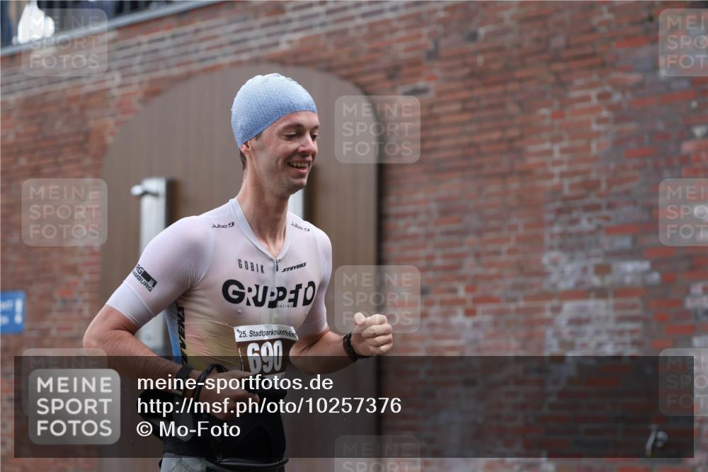 13.09.2026 - Stadtparktriathlon Mo-Foto http://msf.ph/oto/10257376 13.09.2026 10:56:02 Schwimmen 642, 657, 690 meine-sportfotos.de