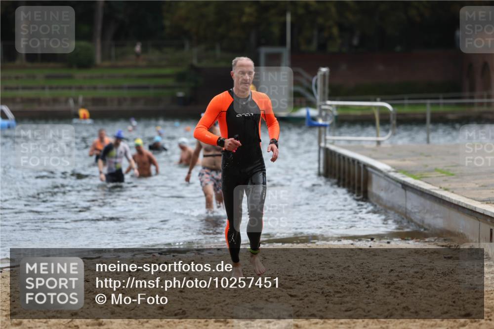 13.09.2026 - Stadtparktriathlon Mo-Foto http://msf.ph/oto/10257451 13.09.2026 11:33:13 Schwimmen 841, 873, 888 meine-sportfotos.de