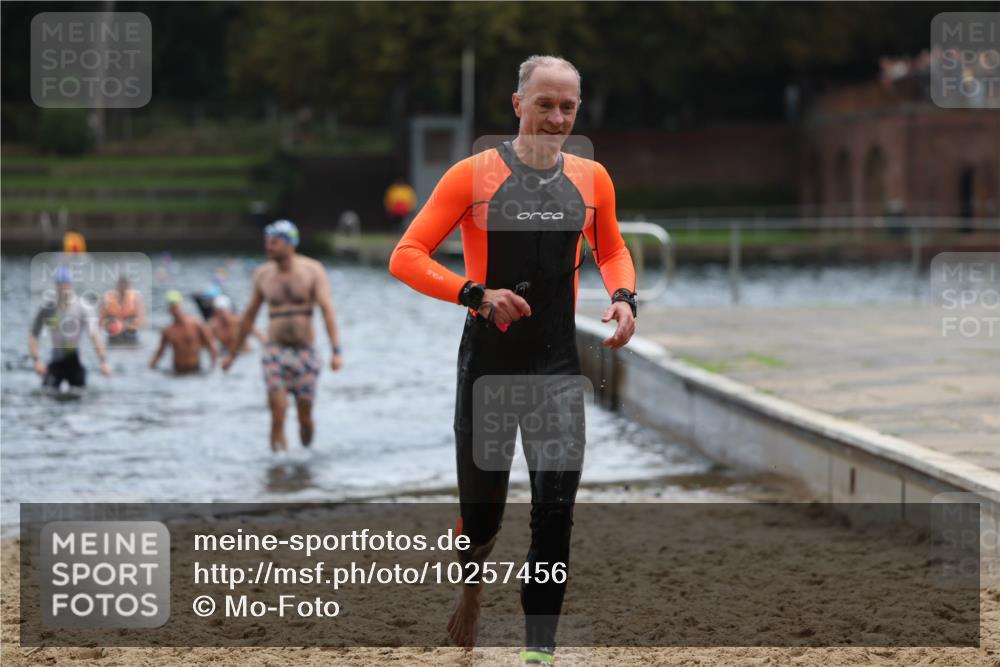 13.09.2026 - Stadtparktriathlon Mo-Foto http://msf.ph/oto/10257456 13.09.2026 11:33:14 Schwimmen 841, 888 meine-sportfotos.de