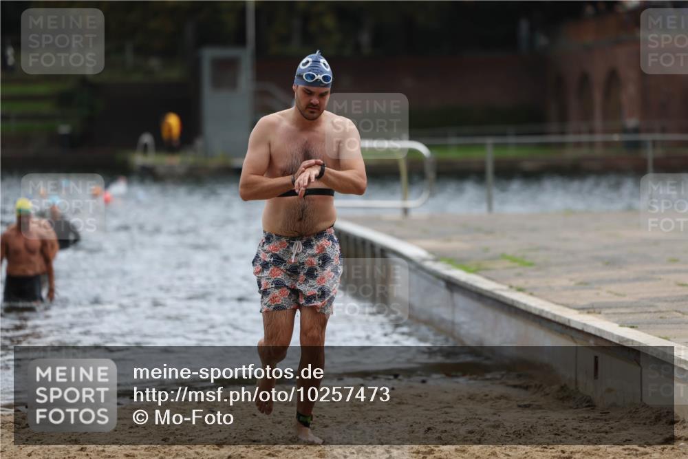 13.09.2026 - Stadtparktriathlon Mo-Foto http://msf.ph/oto/10257473 13.09.2026 11:33:20 Schwimmen 841, 851 meine-sportfotos.de