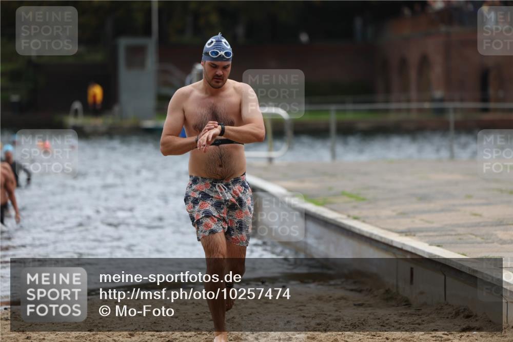 13.09.2026 - Stadtparktriathlon Mo-Foto http://msf.ph/oto/10257474 13.09.2026 11:33:20 Schwimmen 841, 851 meine-sportfotos.de