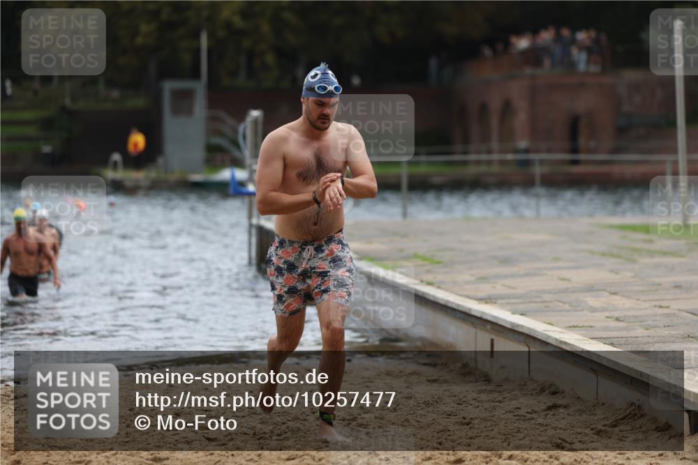 13.09.2026 - Stadtparktriathlon Mo-Foto http://msf.ph/oto/10257477 13.09.2026 11:33:20 Schwimmen 841, 851 meine-sportfotos.de