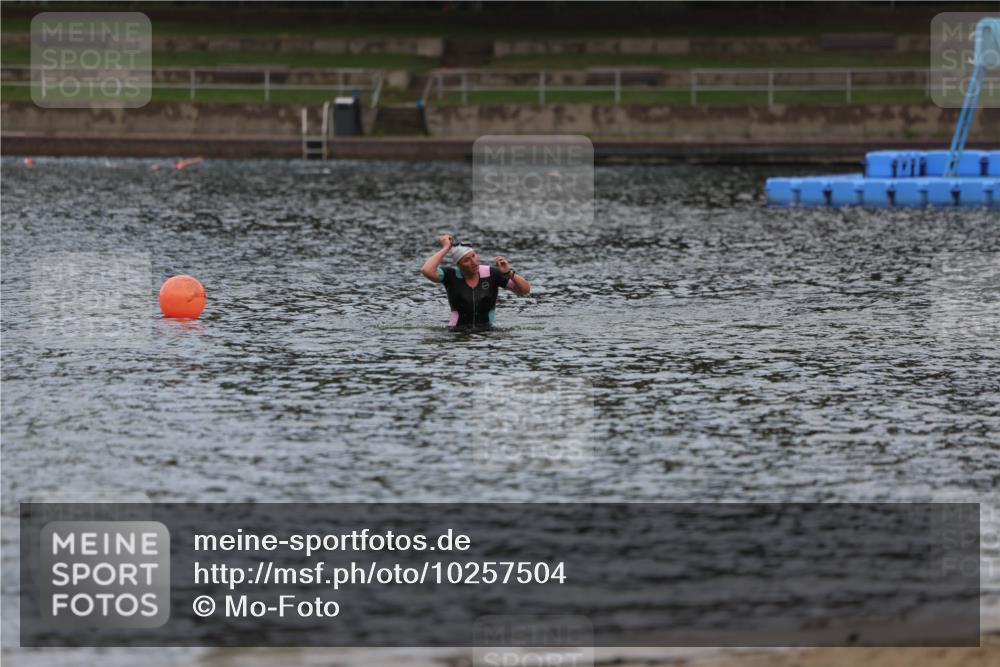 13.09.2026 - Stadtparktriathlon Mo-Foto http://msf.ph/oto/10257504 13.09.2026 11:09:22 Schwimmen  meine-sportfotos.de