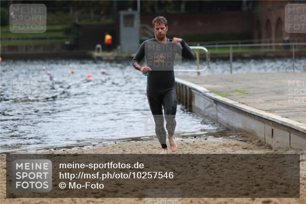13.09.2026 - Stadtparktriathlon Mo-Foto http://msf.ph/oto/10257546 13.09.2026 11:33:41 Schwimmen 831, 938, 948 meine-sportfotos.de