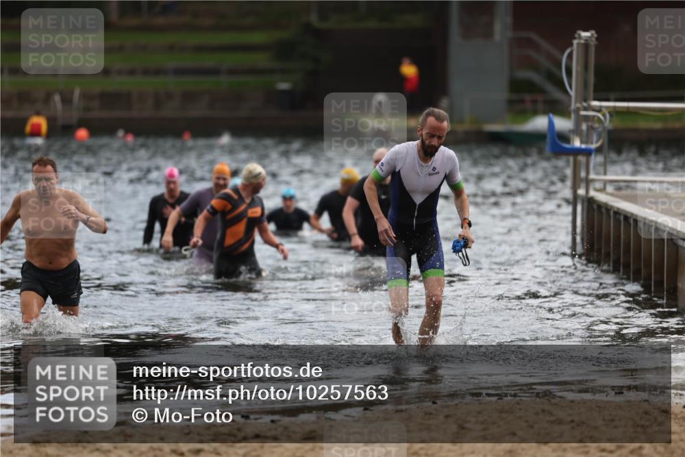 13.09.2026 - Stadtparktriathlon Mo-Foto http://msf.ph/oto/10257563 13.09.2026 11:34:15 Schwimmen 849, 863, 887 meine-sportfotos.de