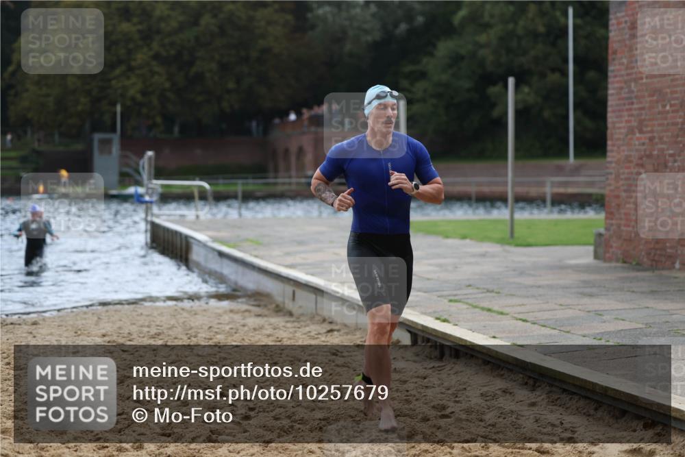 13.09.2026 - Stadtparktriathlon Mo-Foto http://msf.ph/oto/10257679 13.09.2026 11:34:43 Schwimmen 878, 920, 928 meine-sportfotos.de