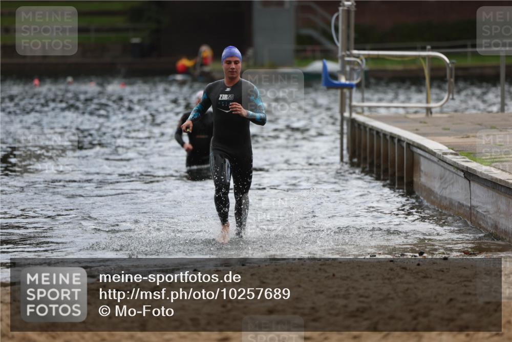 13.09.2026 - Stadtparktriathlon Mo-Foto http://msf.ph/oto/10257689 13.09.2026 11:34:46 Schwimmen 878, 920 meine-sportfotos.de