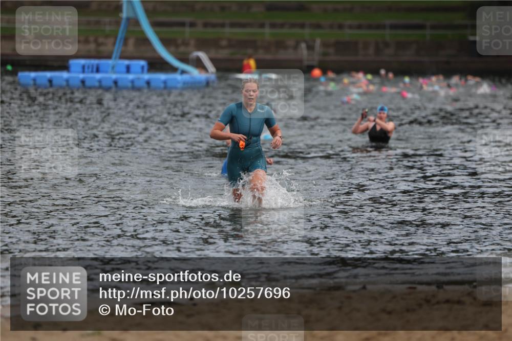 13.09.2026 - Stadtparktriathlon Mo-Foto http://msf.ph/oto/10257696 13.09.2026 11:10:53 Schwimmen 735, 754 meine-sportfotos.de