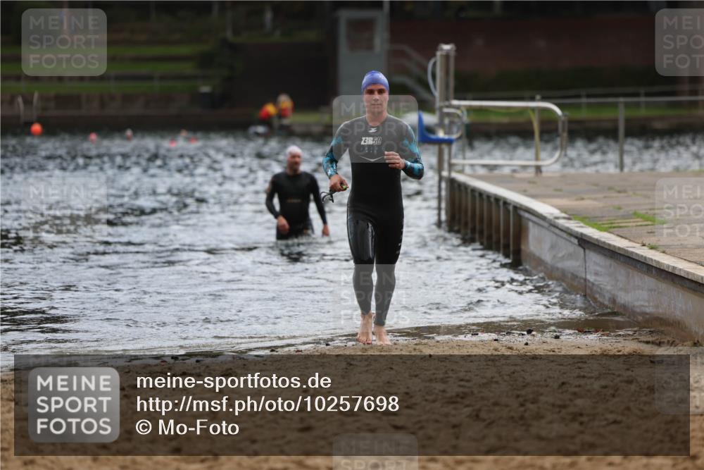 13.09.2026 - Stadtparktriathlon Mo-Foto http://msf.ph/oto/10257698 13.09.2026 11:34:48 Schwimmen 878, 880 meine-sportfotos.de