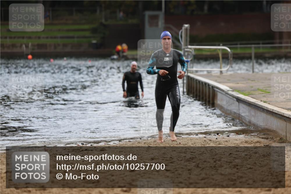 13.09.2026 - Stadtparktriathlon Mo-Foto http://msf.ph/oto/10257700 13.09.2026 11:34:48 Schwimmen 878, 880 meine-sportfotos.de