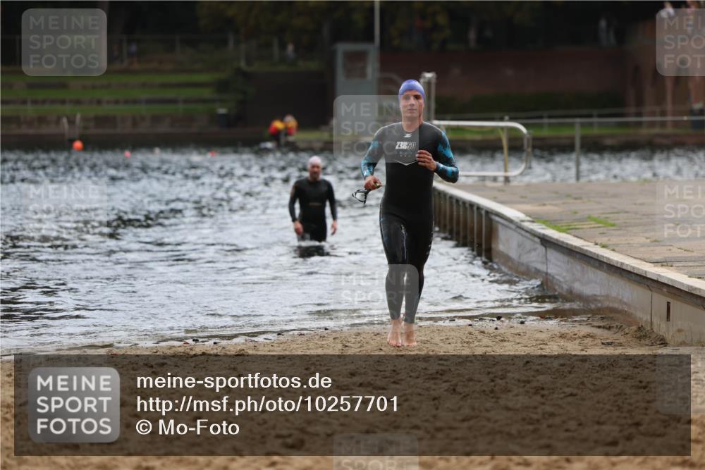 13.09.2026 - Stadtparktriathlon Mo-Foto http://msf.ph/oto/10257701 13.09.2026 11:34:48 Schwimmen 878, 880 meine-sportfotos.de