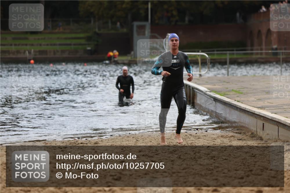 13.09.2026 - Stadtparktriathlon Mo-Foto http://msf.ph/oto/10257705 13.09.2026 11:34:49 Schwimmen 878, 880 meine-sportfotos.de
