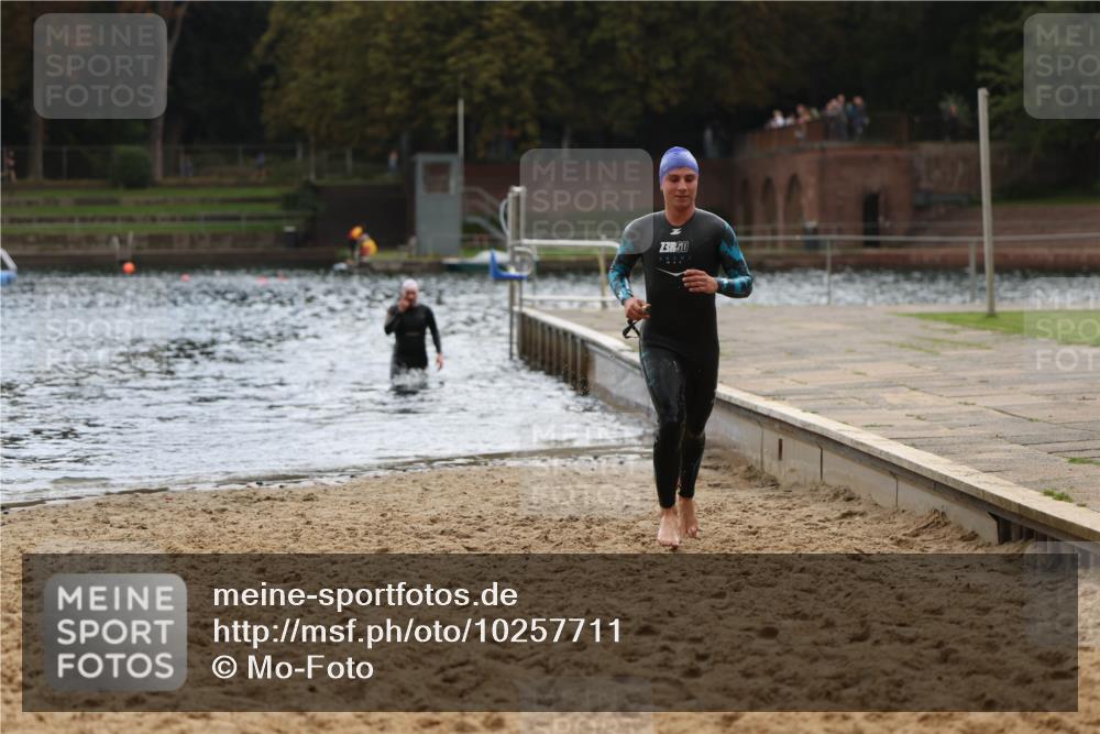 13.09.2026 - Stadtparktriathlon Mo-Foto http://msf.ph/oto/10257711 13.09.2026 11:34:50 Schwimmen 878, 880 meine-sportfotos.de