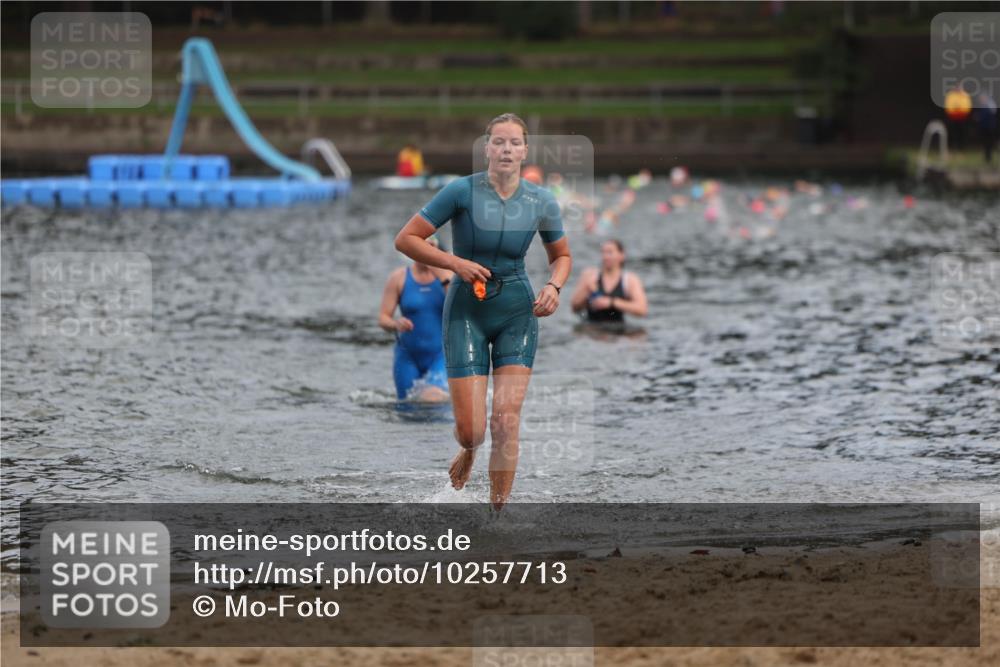 13.09.2026 - Stadtparktriathlon Mo-Foto http://msf.ph/oto/10257713 13.09.2026 11:10:56 Schwimmen 735, 754 meine-sportfotos.de