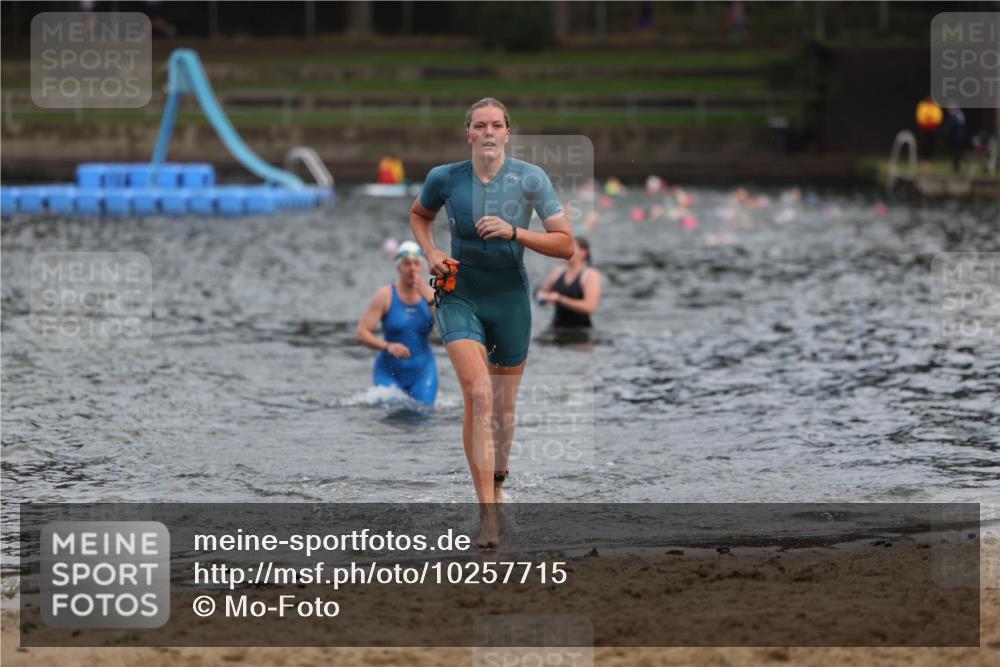 13.09.2026 - Stadtparktriathlon Mo-Foto http://msf.ph/oto/10257715 13.09.2026 11:10:57 Schwimmen 735, 754 meine-sportfotos.de