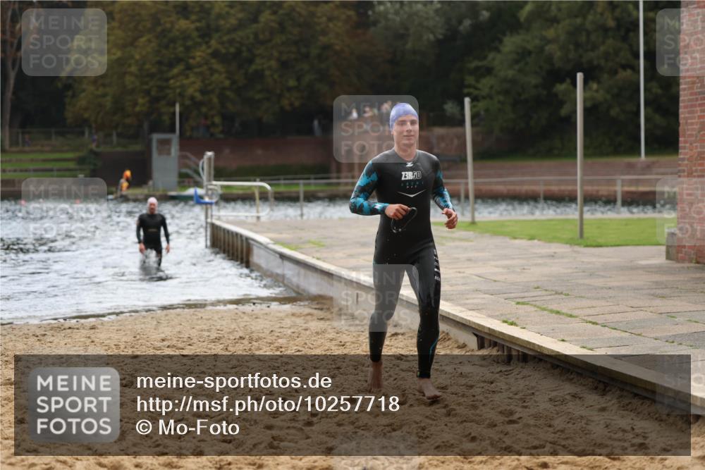 13.09.2026 - Stadtparktriathlon Mo-Foto http://msf.ph/oto/10257718 13.09.2026 11:34:51 Schwimmen 878, 880 meine-sportfotos.de