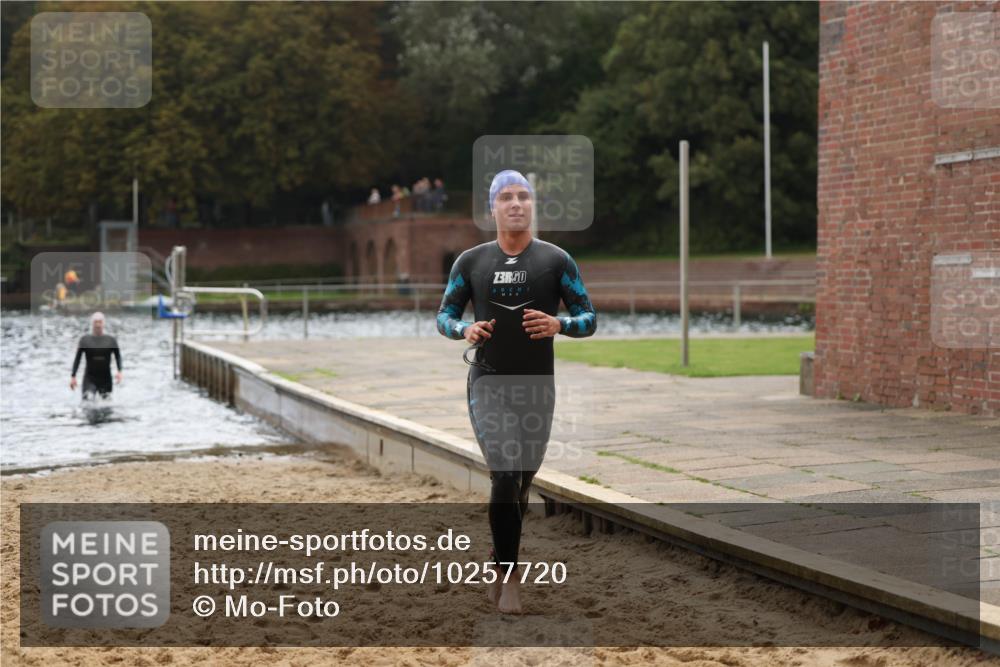 13.09.2026 - Stadtparktriathlon Mo-Foto http://msf.ph/oto/10257720 13.09.2026 11:34:51 Schwimmen 878, 880 meine-sportfotos.de