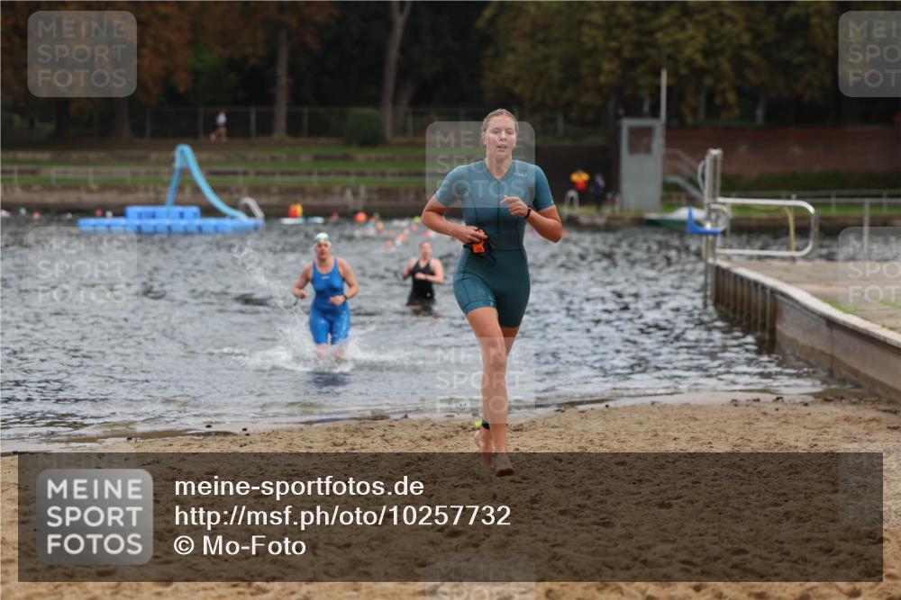 13.09.2026 - Stadtparktriathlon Mo-Foto http://msf.ph/oto/10257732 13.09.2026 11:10:59 Schwimmen 735, 754 meine-sportfotos.de