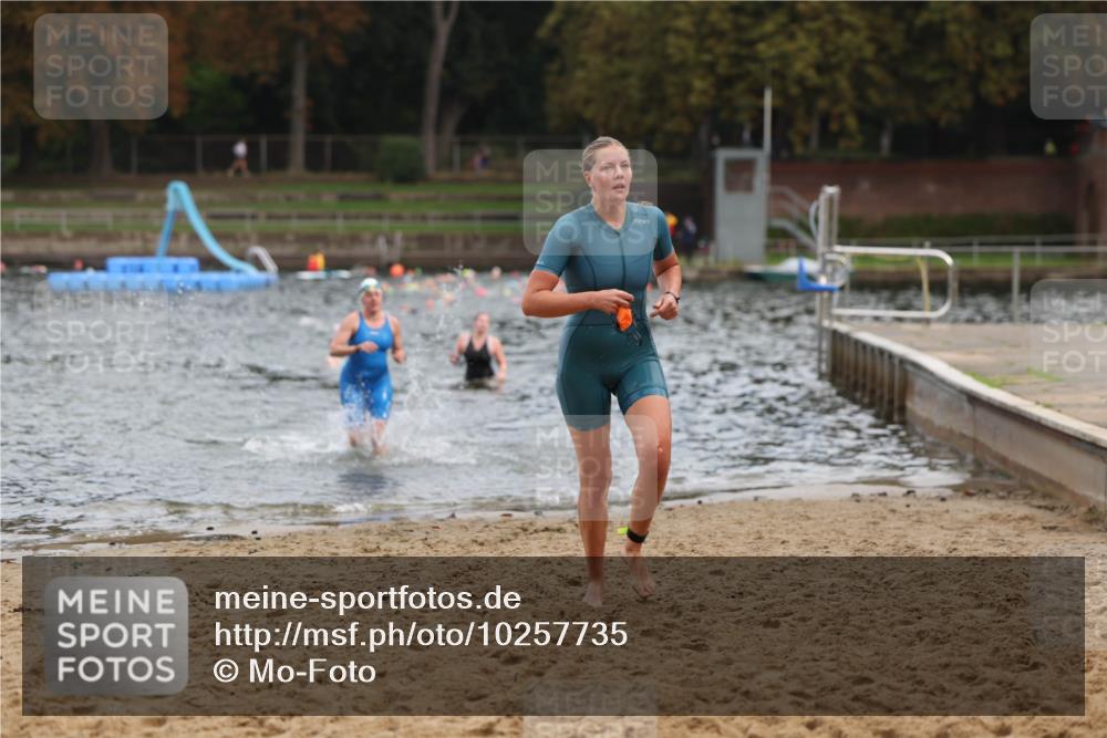13.09.2026 - Stadtparktriathlon Mo-Foto http://msf.ph/oto/10257735 13.09.2026 11:10:59 Schwimmen 735, 754 meine-sportfotos.de