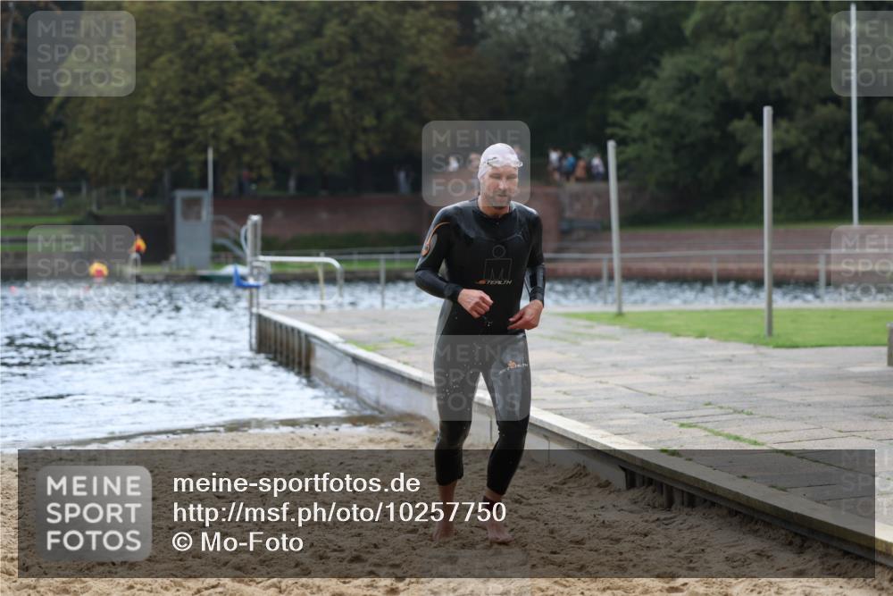 13.09.2026 - Stadtparktriathlon Mo-Foto http://msf.ph/oto/10257750 13.09.2026 11:35:01 Schwimmen 880 meine-sportfotos.de