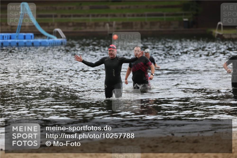 13.09.2026 - Stadtparktriathlon Mo-Foto http://msf.ph/oto/10257788 13.09.2026 11:36:24 Schwimmen 852, 861 meine-sportfotos.de