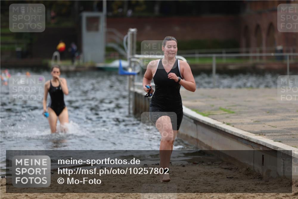 13.09.2026 - Stadtparktriathlon Mo-Foto http://msf.ph/oto/10257802 13.09.2026 11:11:11 Schwimmen 760, 770 meine-sportfotos.de