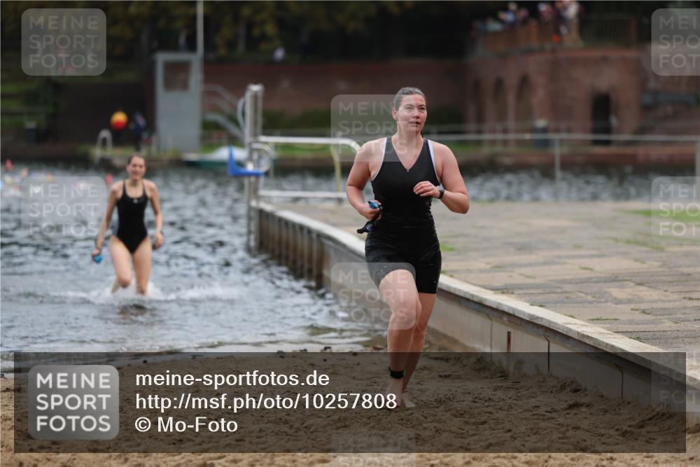 13.09.2026 - Stadtparktriathlon Mo-Foto http://msf.ph/oto/10257808 13.09.2026 11:11:12 Schwimmen 760, 770 meine-sportfotos.de