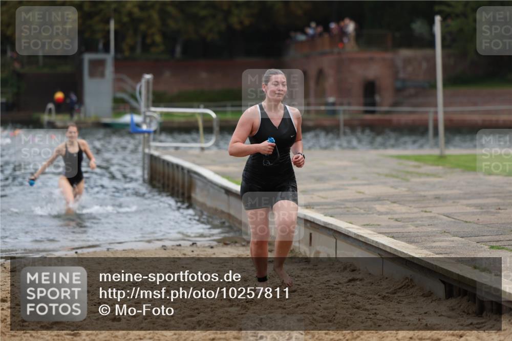 13.09.2026 - Stadtparktriathlon Mo-Foto http://msf.ph/oto/10257811 13.09.2026 11:11:12 Schwimmen 760, 770 meine-sportfotos.de