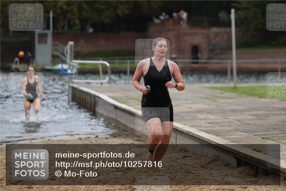 13.09.2026 - Stadtparktriathlon Mo-Foto http://msf.ph/oto/10257816 13.09.2026 11:11:12 Schwimmen 760, 770 meine-sportfotos.de