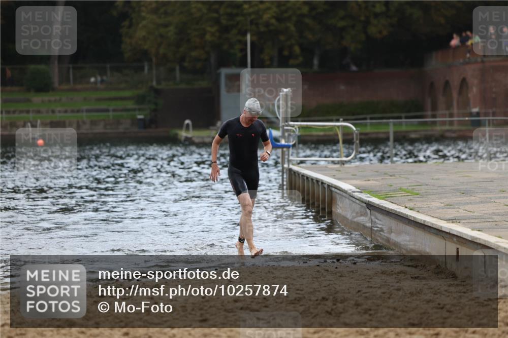 13.09.2026 - Stadtparktriathlon Mo-Foto http://msf.ph/oto/10257874 13.09.2026 11:36:43 Schwimmen 832, 902 meine-sportfotos.de