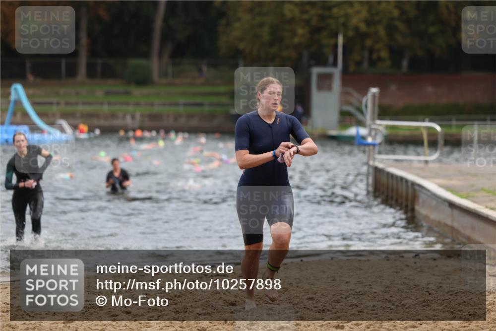 13.09.2026 - Stadtparktriathlon Mo-Foto http://msf.ph/oto/10257898 13.09.2026 11:11:31 Schwimmen 752, 790 meine-sportfotos.de